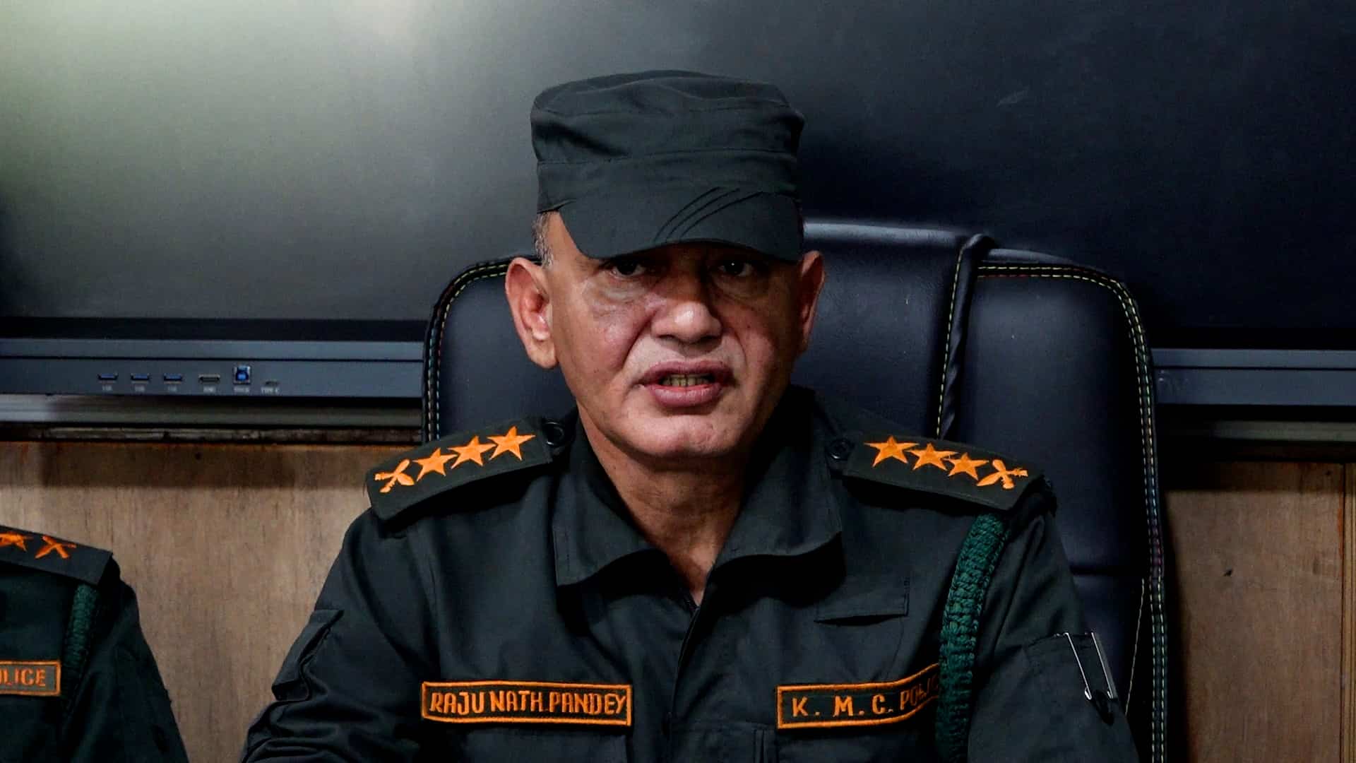https://jawaaf.com/storage/01K8CZ5J59ASVM4TBGBHBSD3BV.jpg
